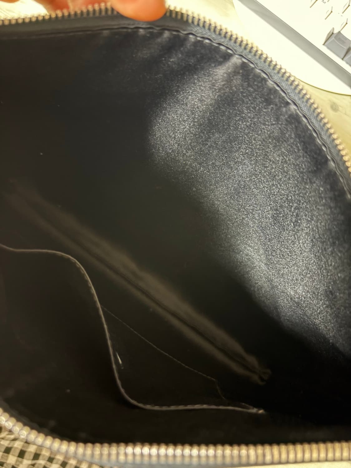 발렌티노 VLTN 로고 레더 클러치 블랙 상품이미지3