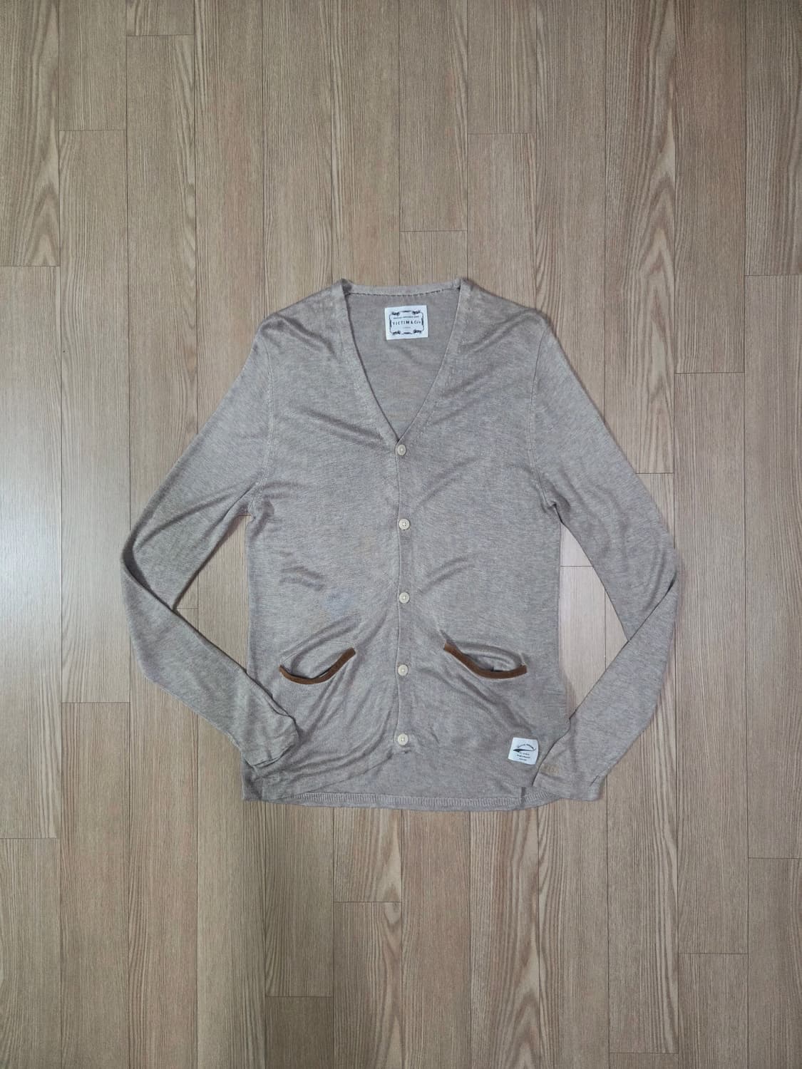 VICTIM 오트밀 슬림 브이넥 카디건 상품이미지1