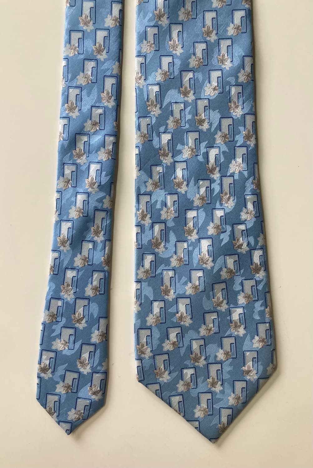 니나리치 넥타이 상품이미지1