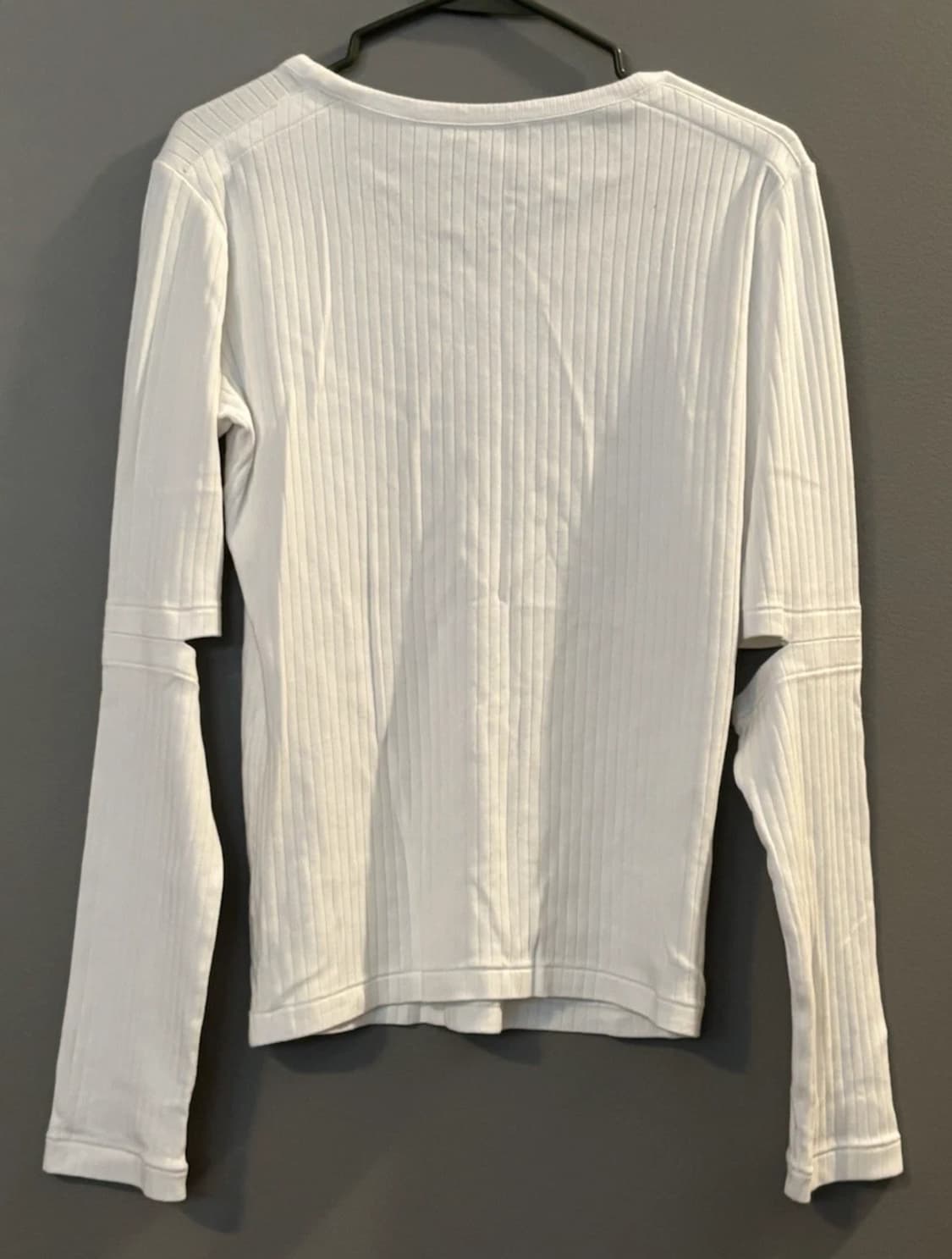 헬무트랭 리브드 엘보우 컷아웃 롱 슬리브 탑 화이트 상품이미지2