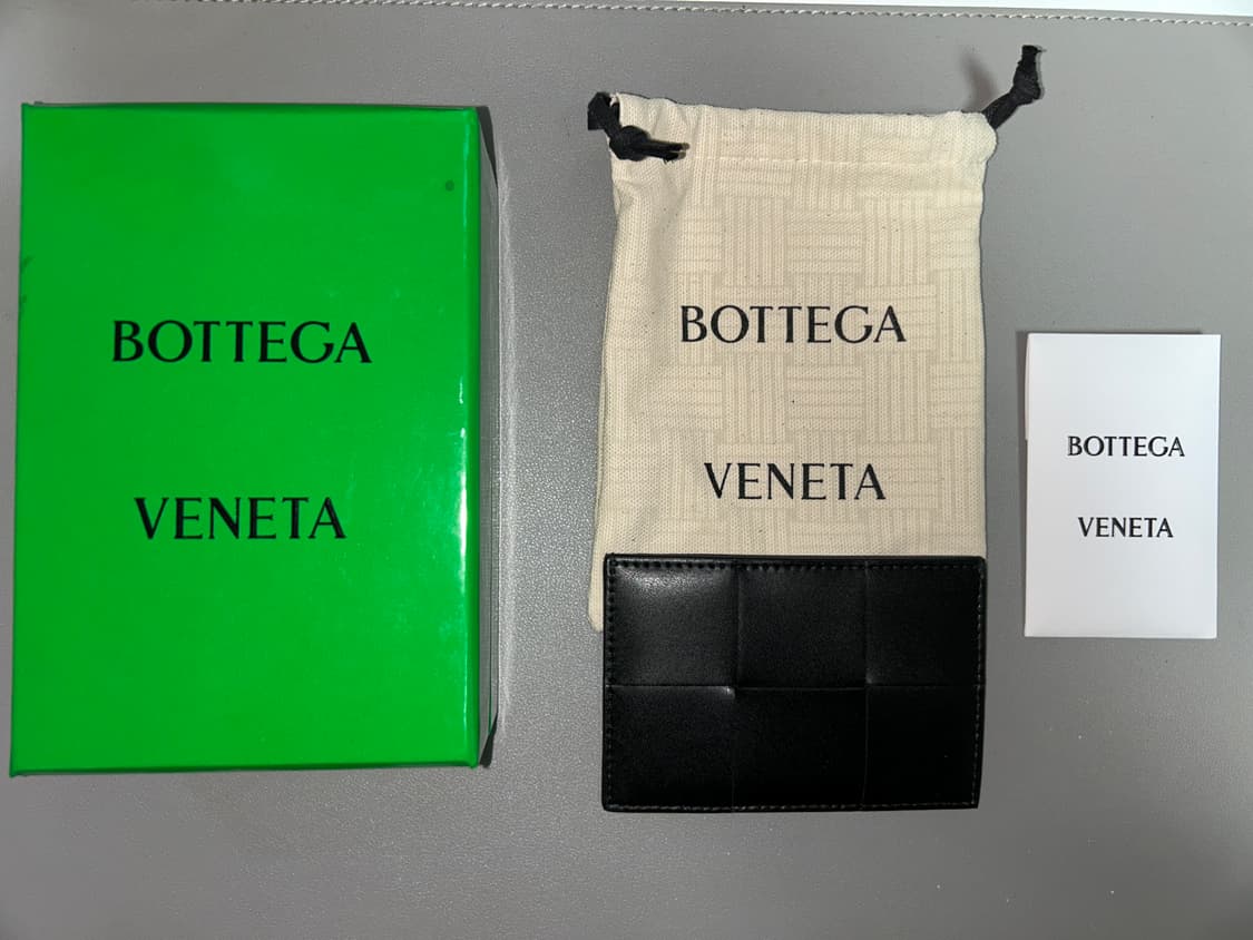 보테가 베네타 카세트 카드지갑 (블랙 Black) 상품이미지3