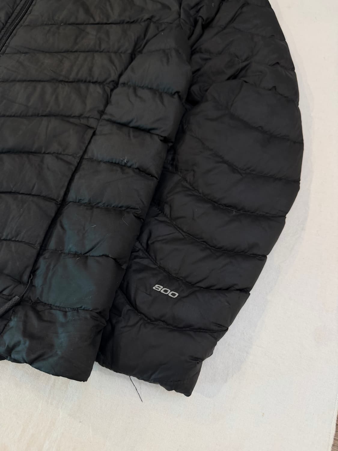 노스페이스 해외판 800필 다운 경량패딩 블랙 상품이미지2
