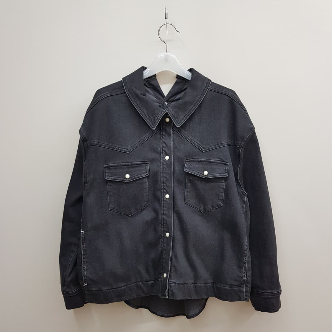 한섬 시스템 스냅버튼 오버핏 데님 셔츠 자켓 82-94-160사이즈 상품이미지3