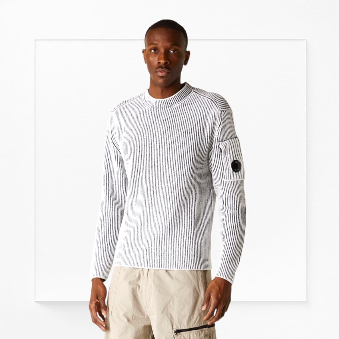 [우주매물🔥] CP컴퍼니 플리스 니트 크루넥 렌즈 스웨터 상품이미지3