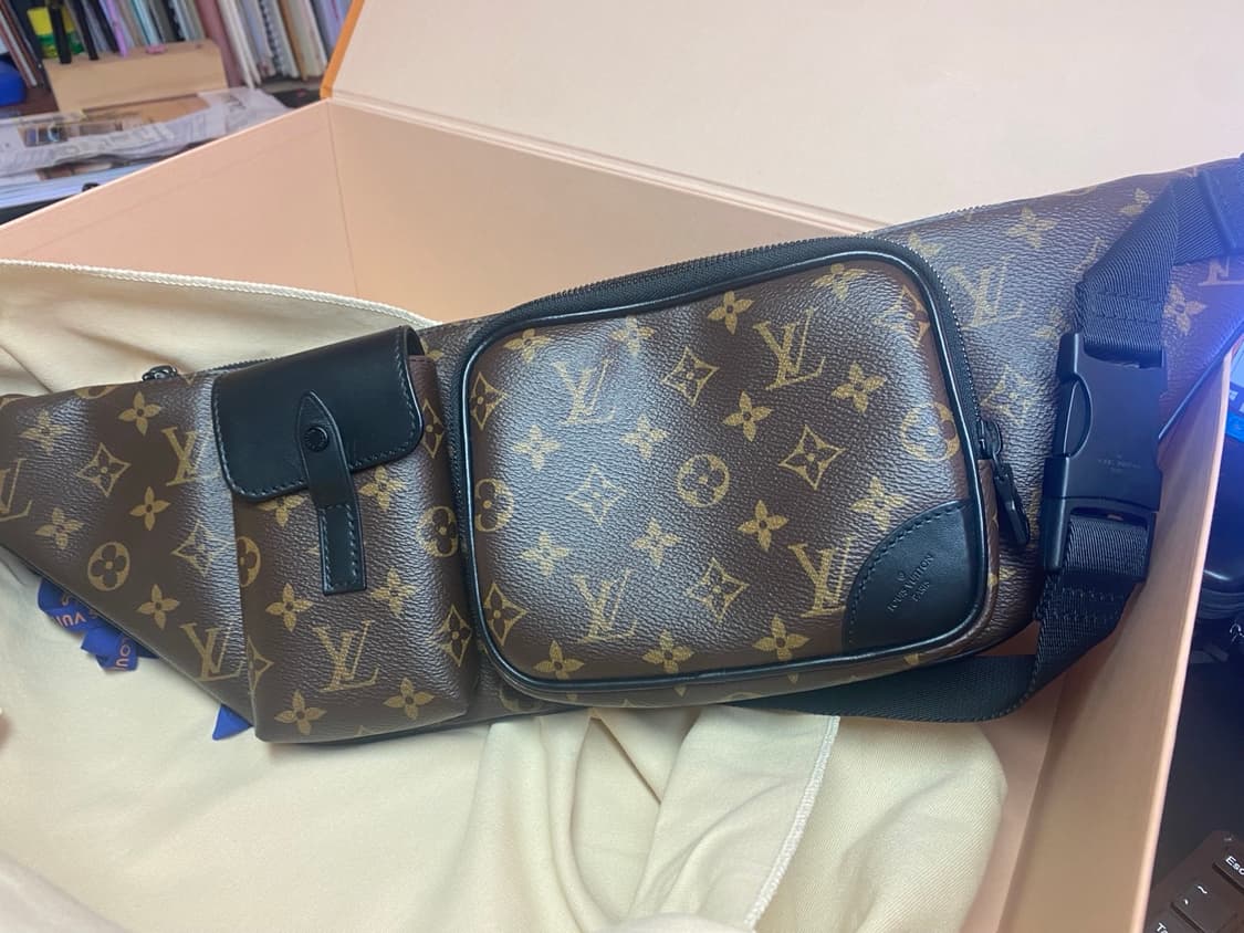 루이비통 크리스토퍼 범백 모노그램 마카사르 m45337 벨트백 힙색 상품이미지1