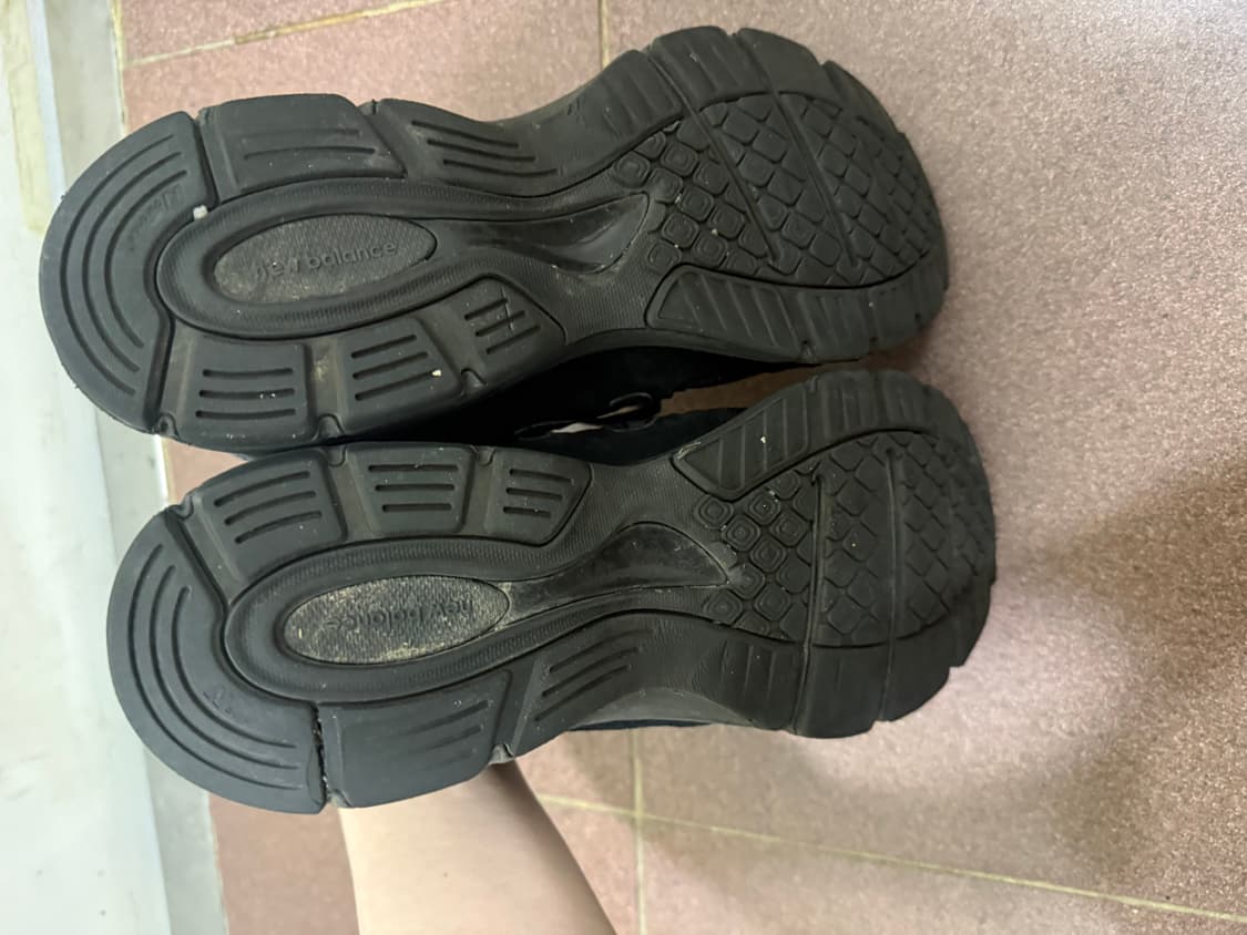 뉴발란스 트리플블랙 990 42 사이즈 상품이미지4