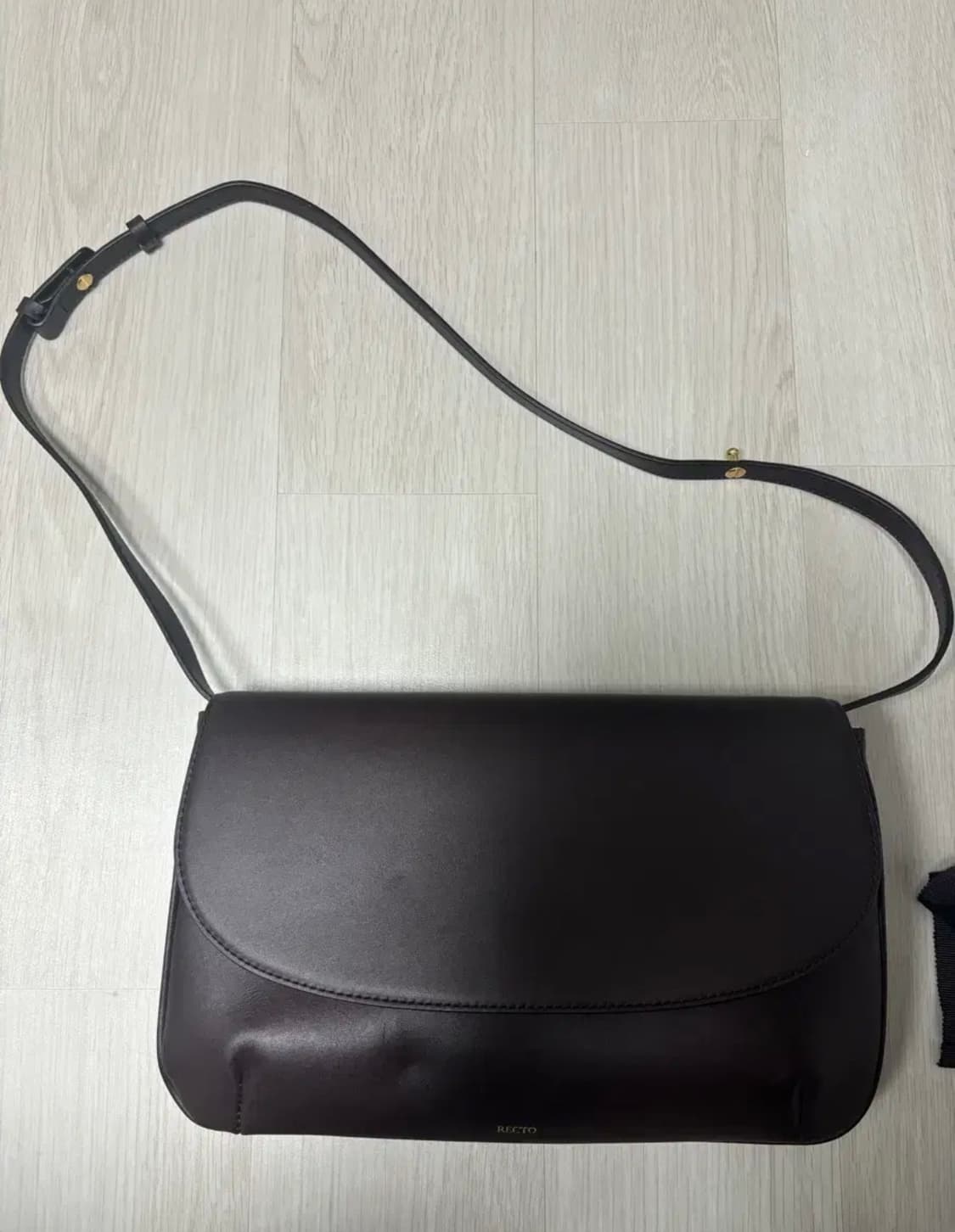 렉토 크로스백 상품이미지4