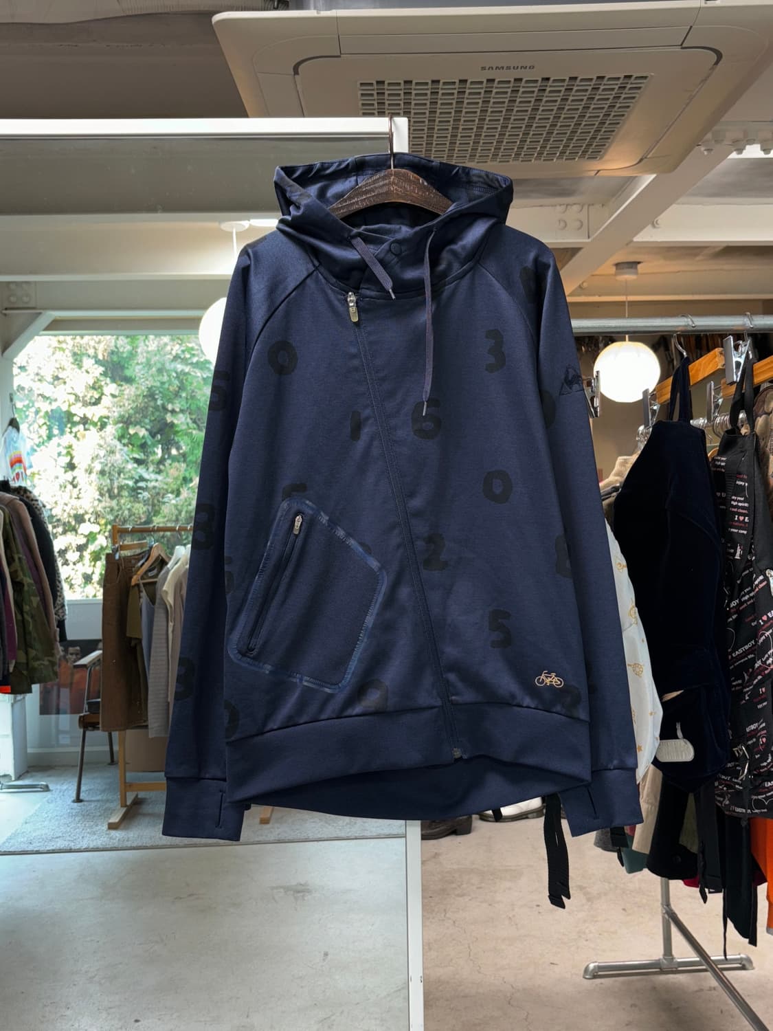 소우소우 르꼬끄 비대칭 후드집업 상품이미지1