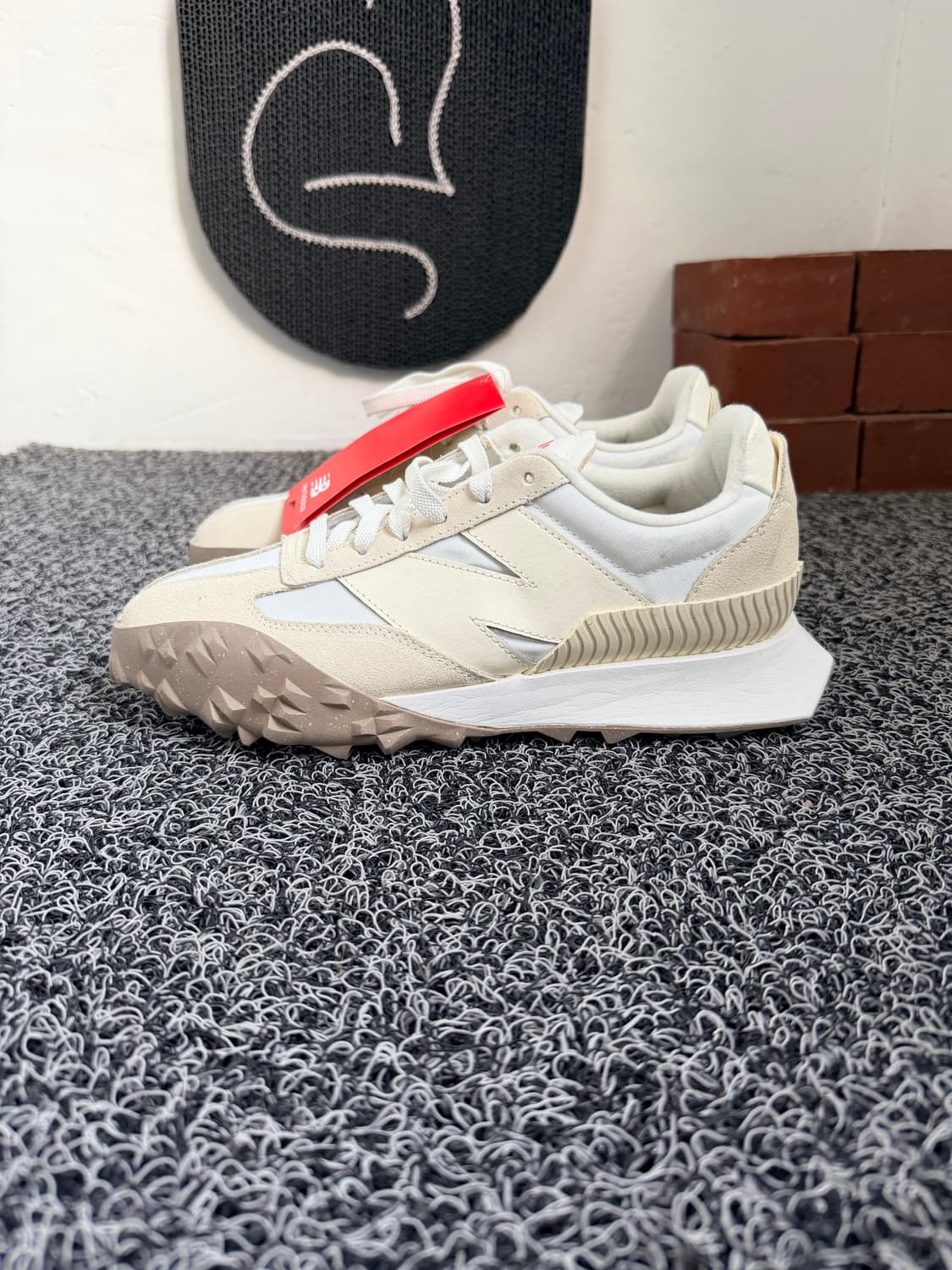 뉴발란스 UXC72QJ XC-72 - 화이트/베이지 상품이미지1