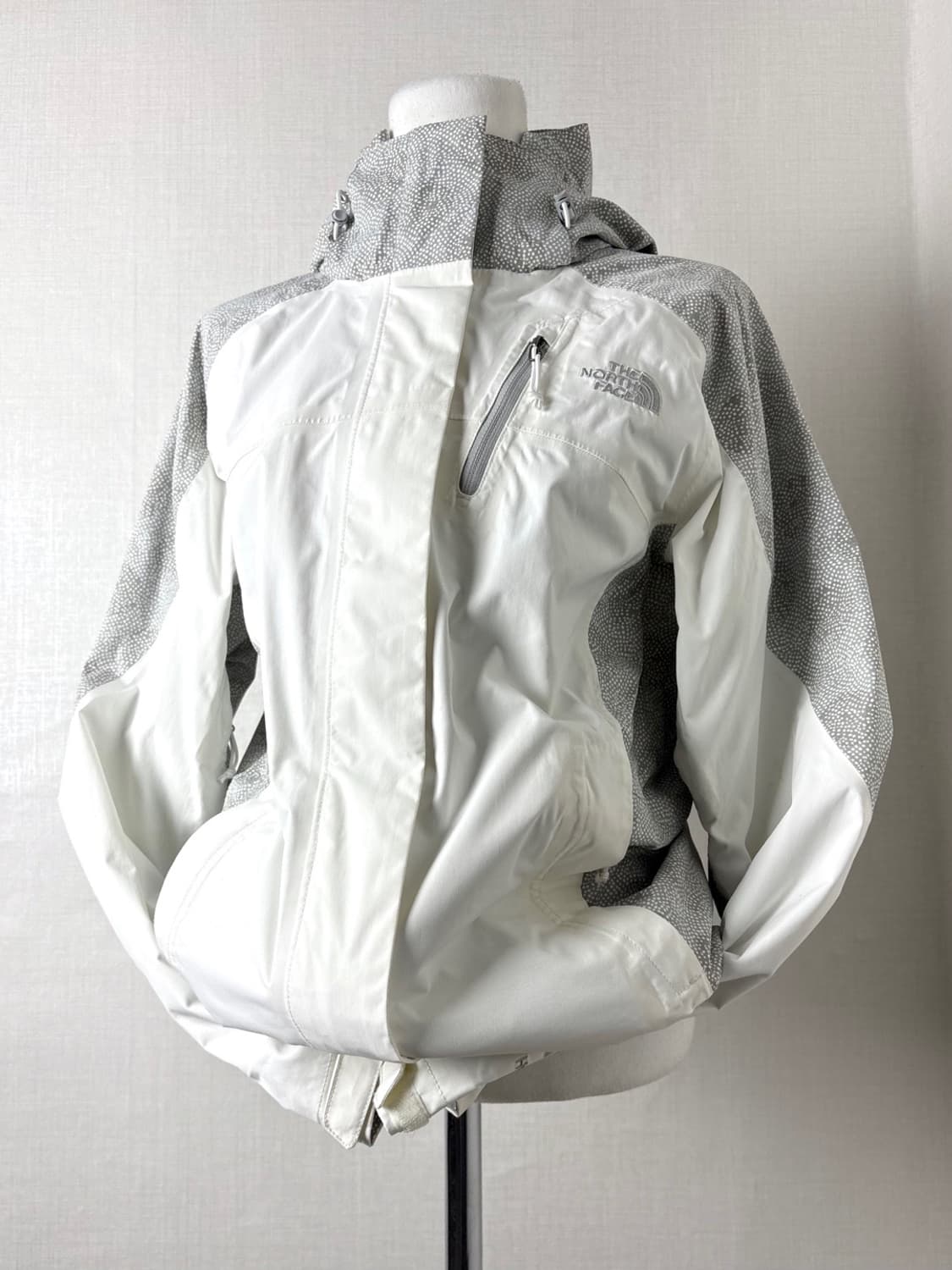 노스페이스 도트 바람막이 자켓 상품이미지2