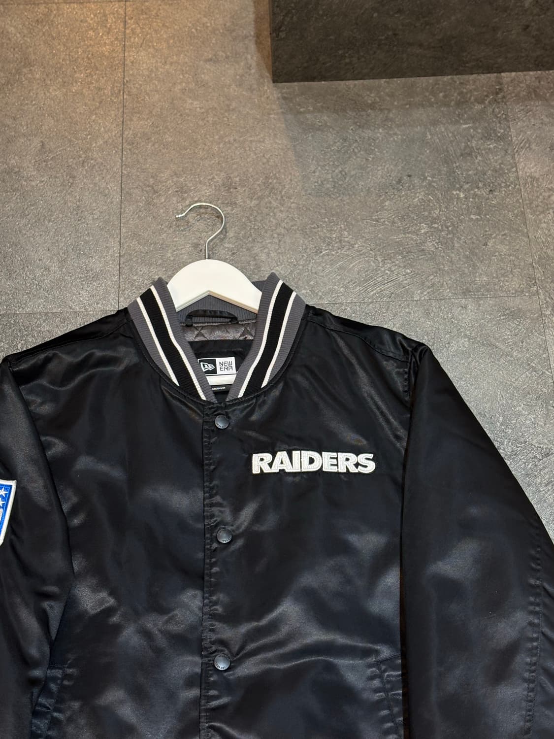 뉴에라 NFL 레이더스 바시티자켓 블랙 M 상품이미지5