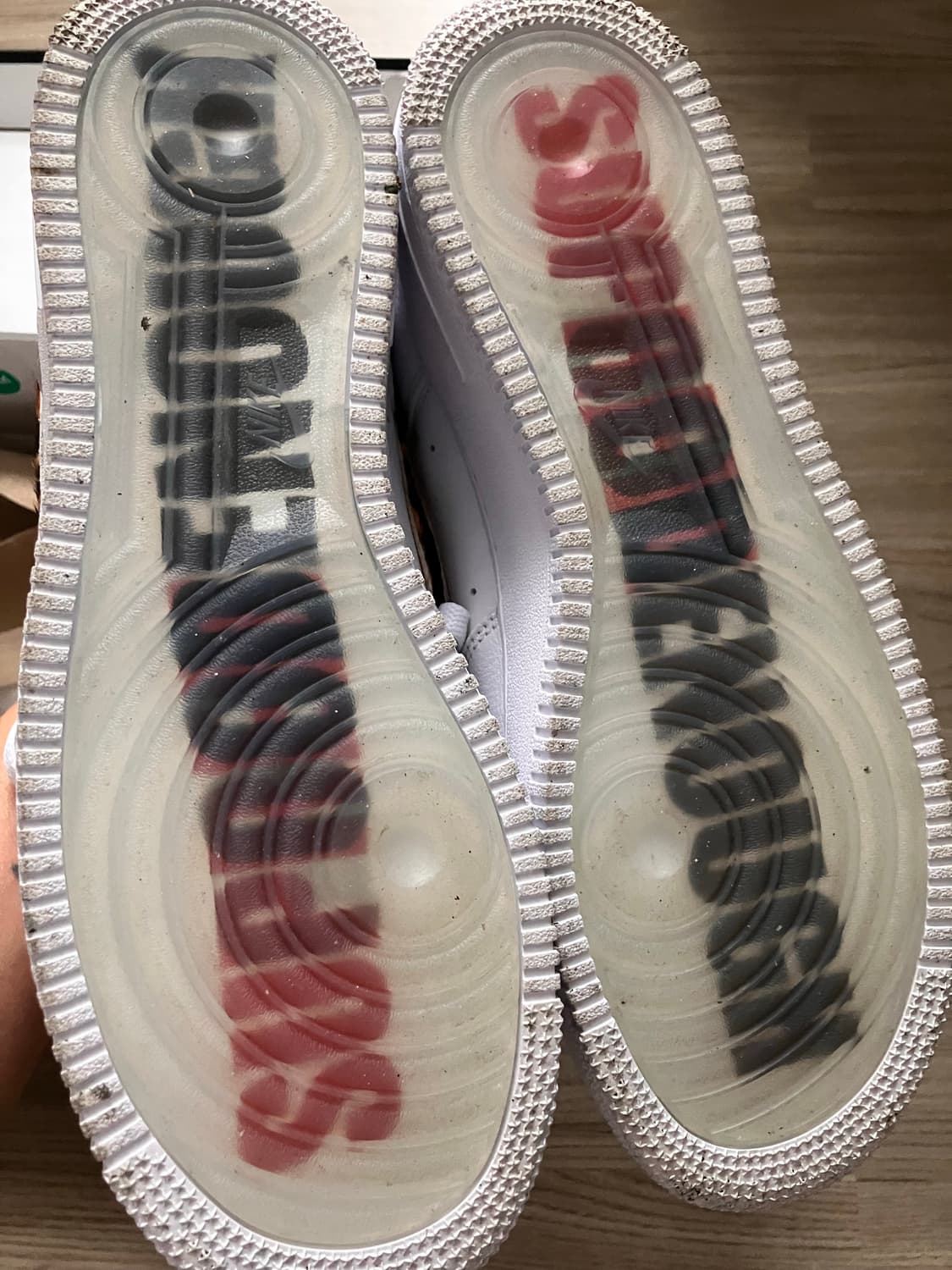Nike x Supreme x GOODENOUGH Air Force 1 상품이미지3