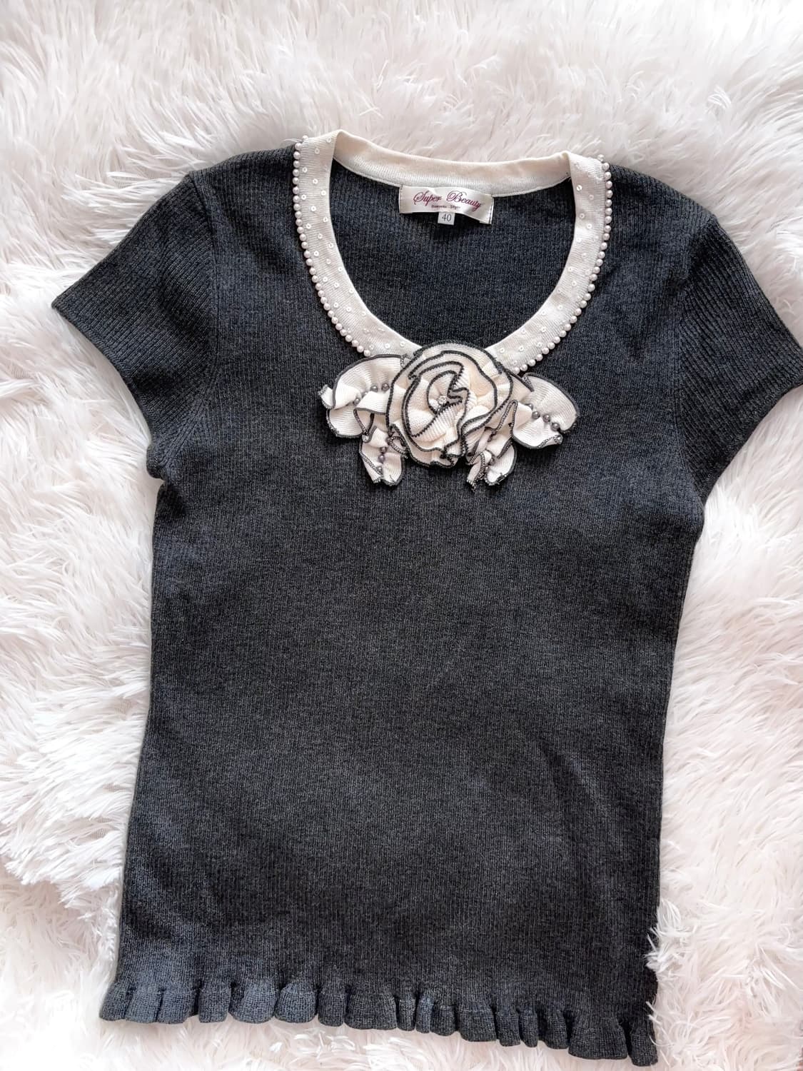 공겜여주 플라워 비즈 반팔니트 (착샷o) /로걀탑 고딕 양산형 모리걸 상품이미지1