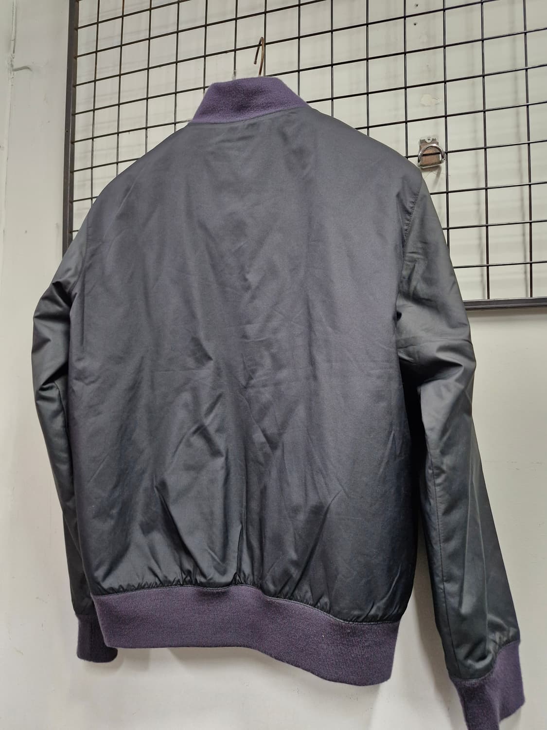 100L 나이키 솔로스우시 블랙 봄버 자켓. 상품이미지8