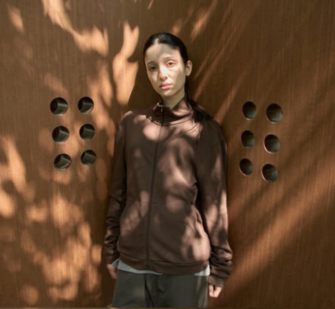 mudule neck zip brown 상품이미지2