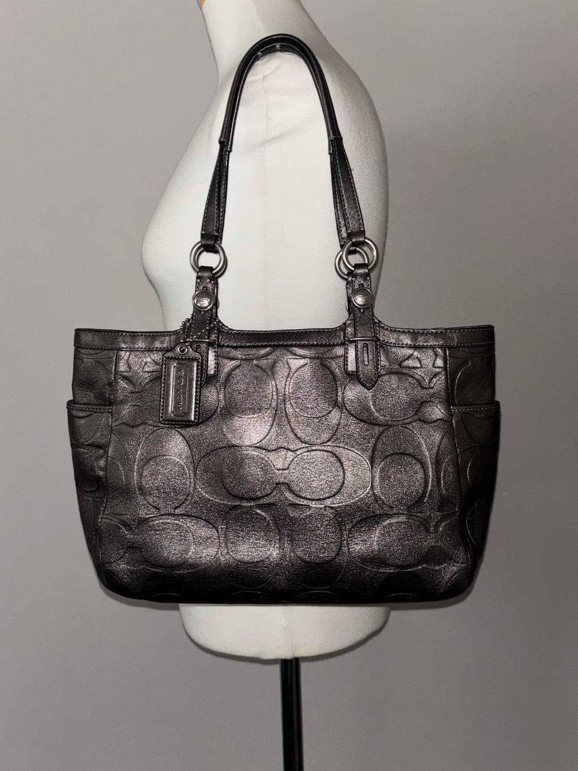 Coach silver shoulder bag 상품이미지1