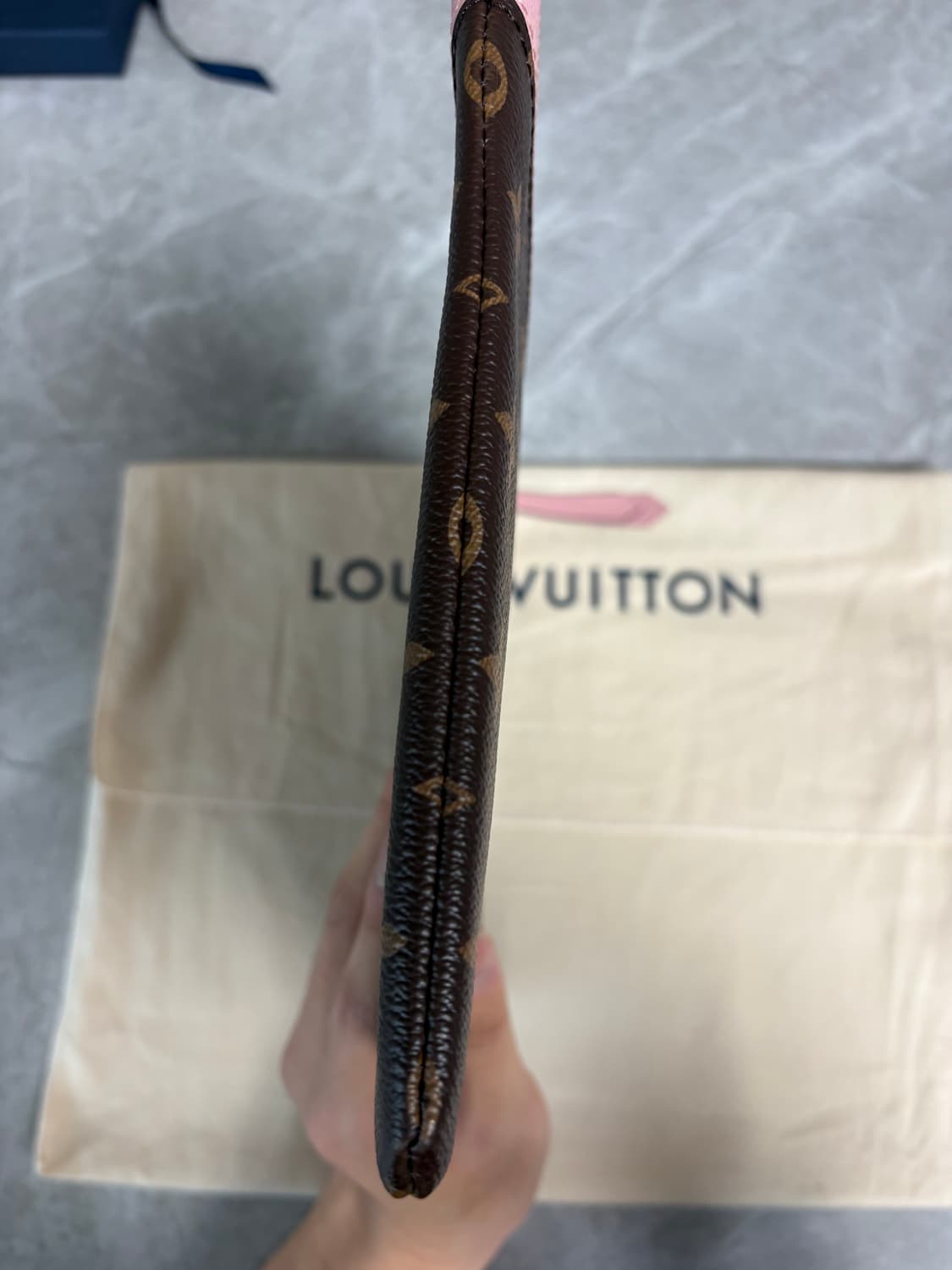 루이비통 데일리 파우치 클러치 상품이미지4