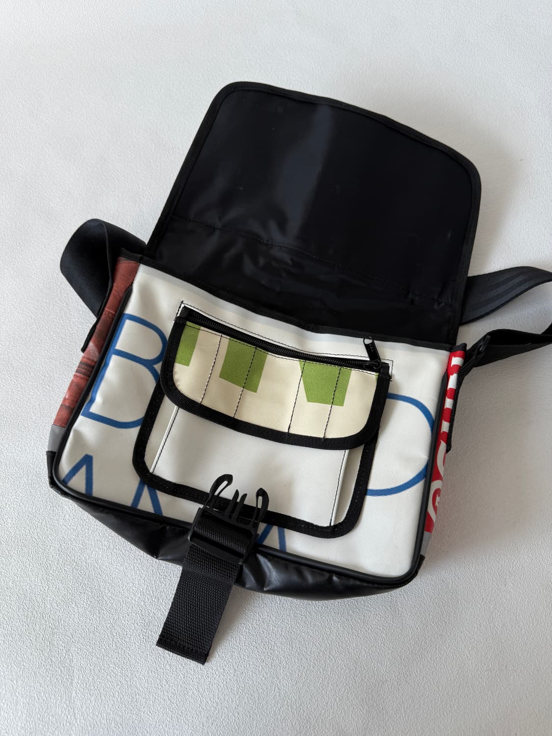 누깍(Nukak) 크로스백(SPAIN) 상품이미지3