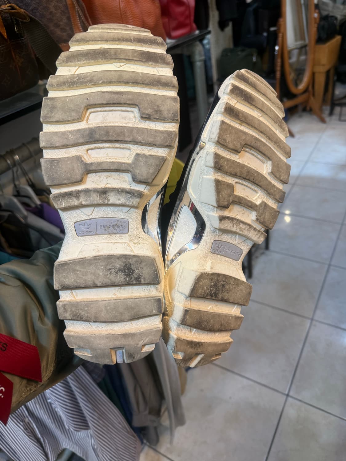 7반/260 정품 라프시몬스+아디다스 디트로이트런너 팝니다 상품이미지7