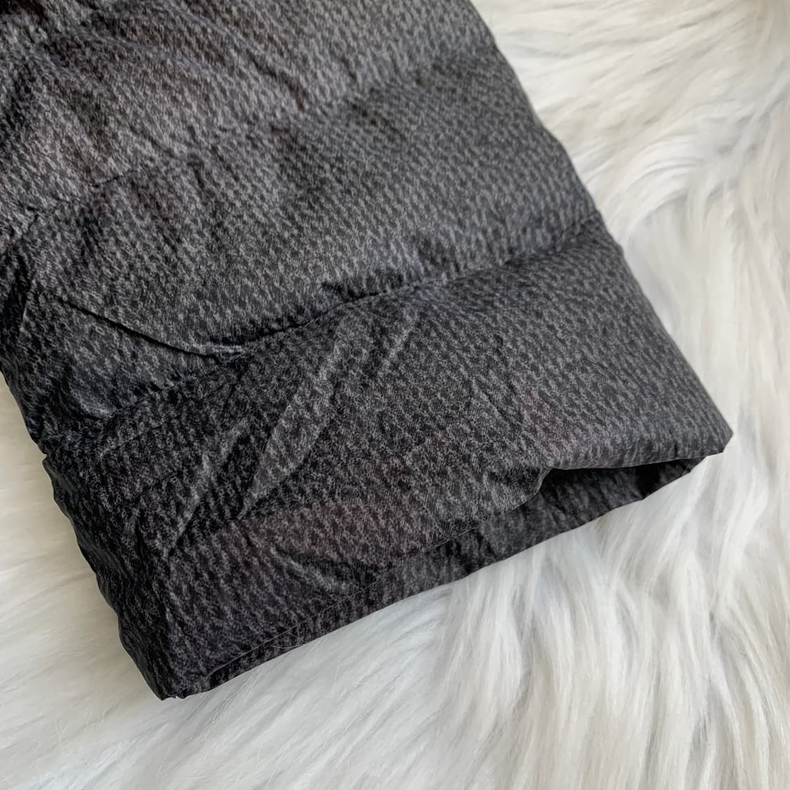 차콜 스카시 니트 패턴 구스다운 경량 패딩 1747 상품이미지6