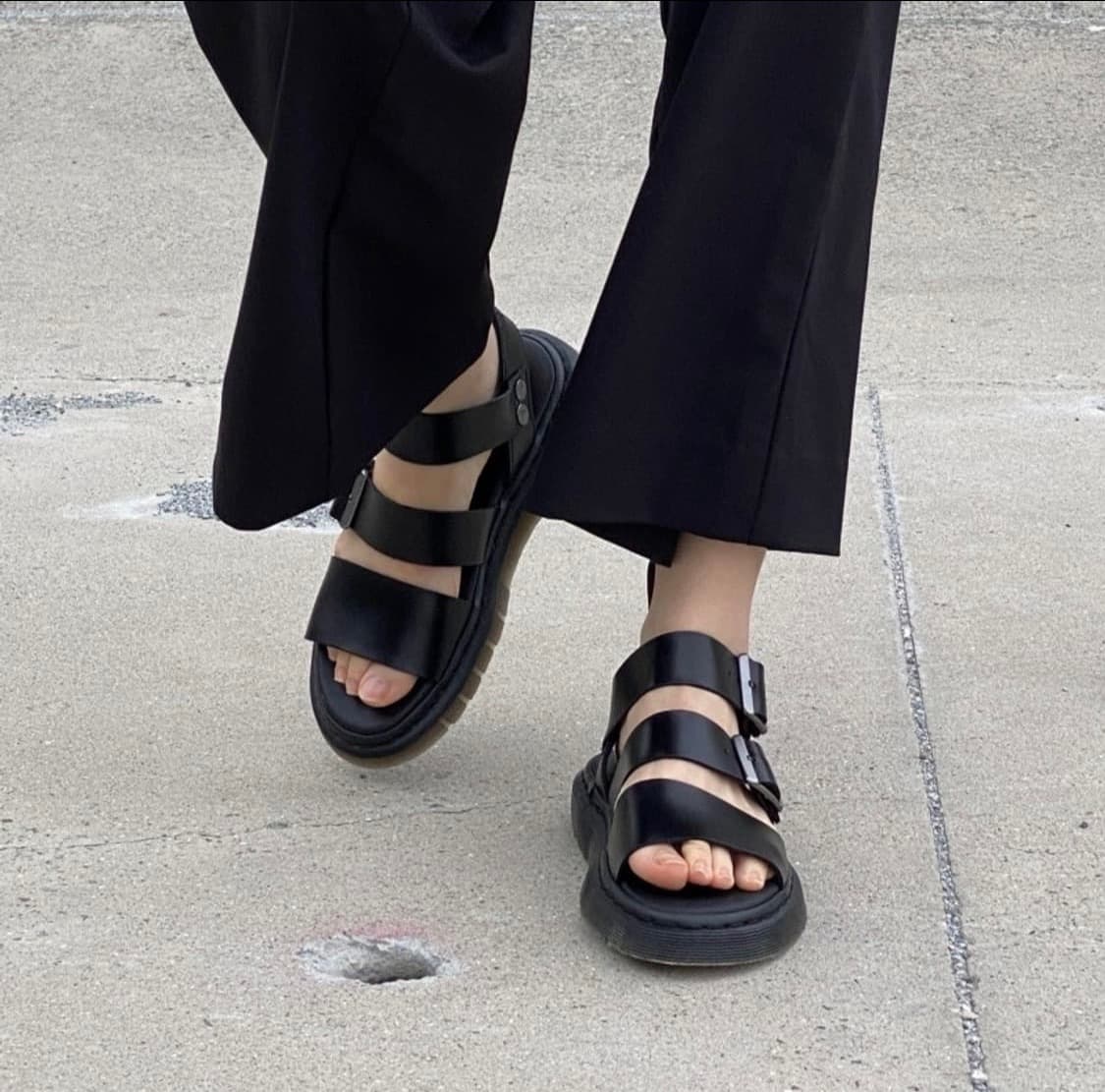 닥터마틴 그리폰 샌들 상품이미지3