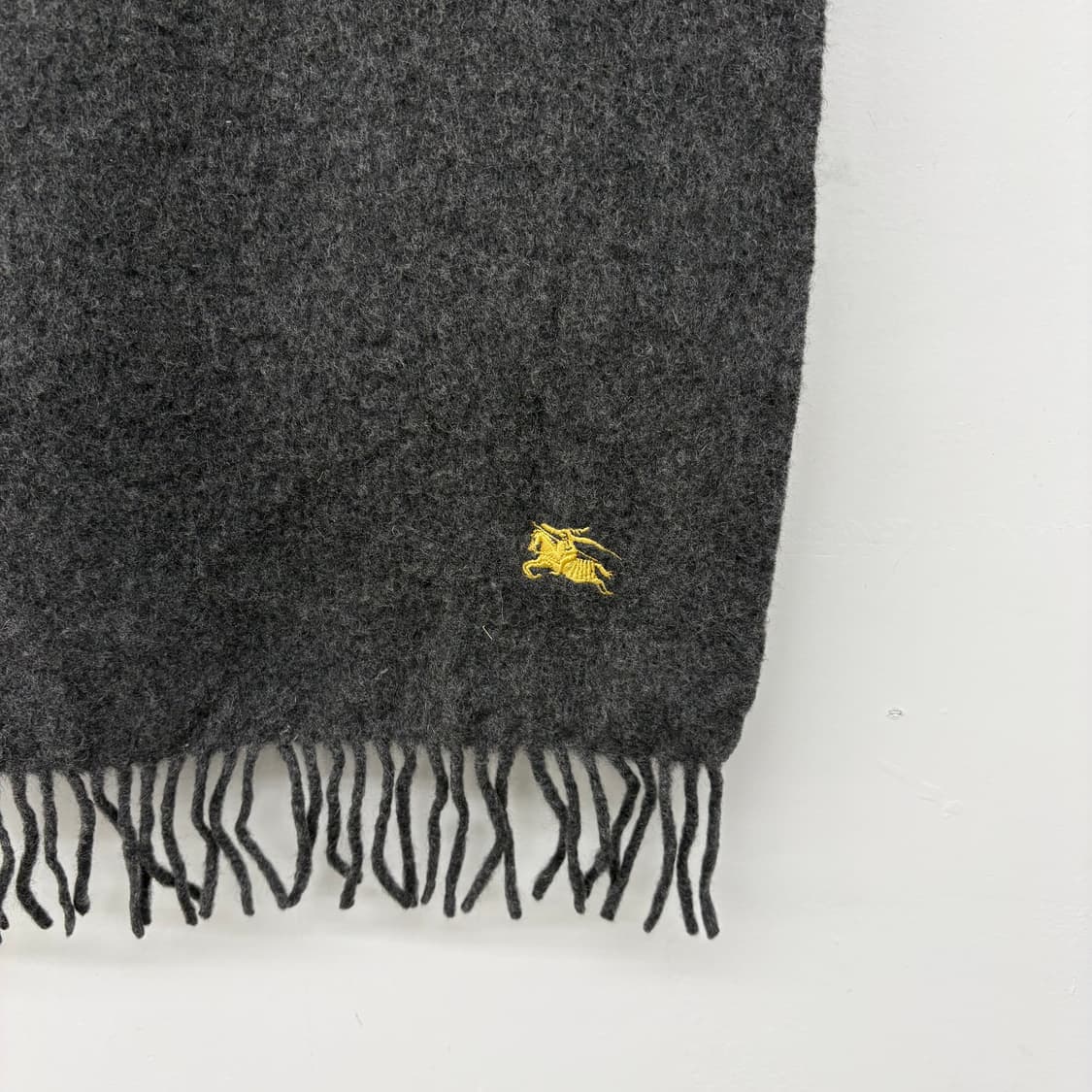 버버리 캐시미어 차콜 머플러 상품이미지2