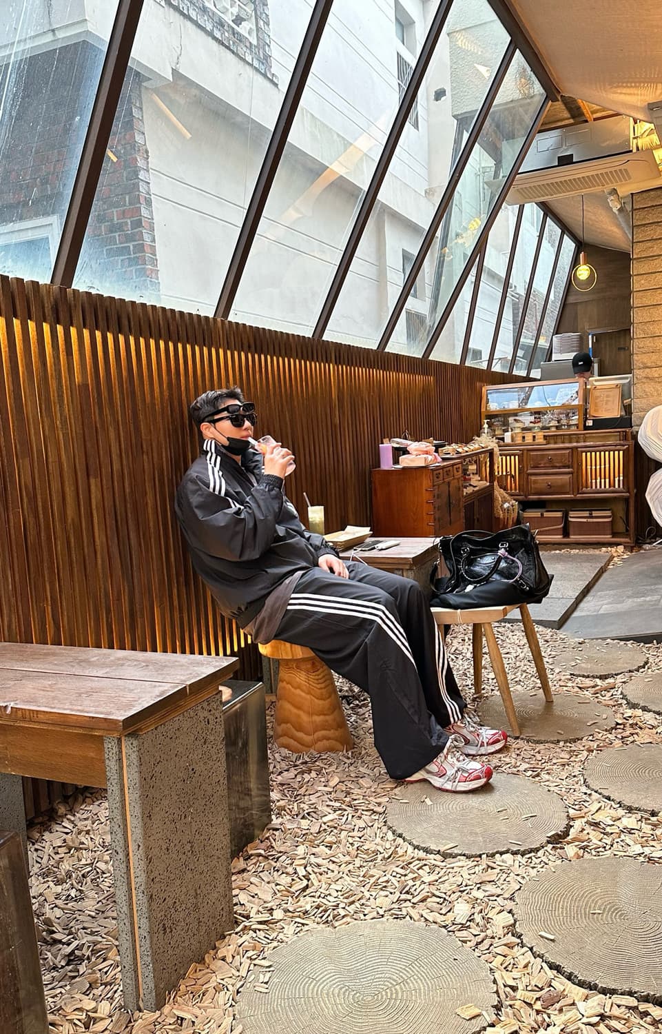 아디다스 아딜레니움 오버사이즈 트랙 팬츠 상품이미지7