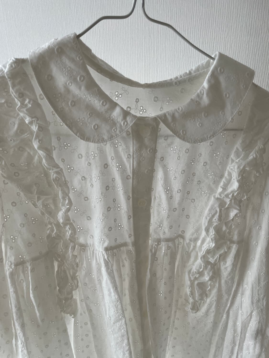 cosmoss 코스모스 러플 블라우스 상품이미지3