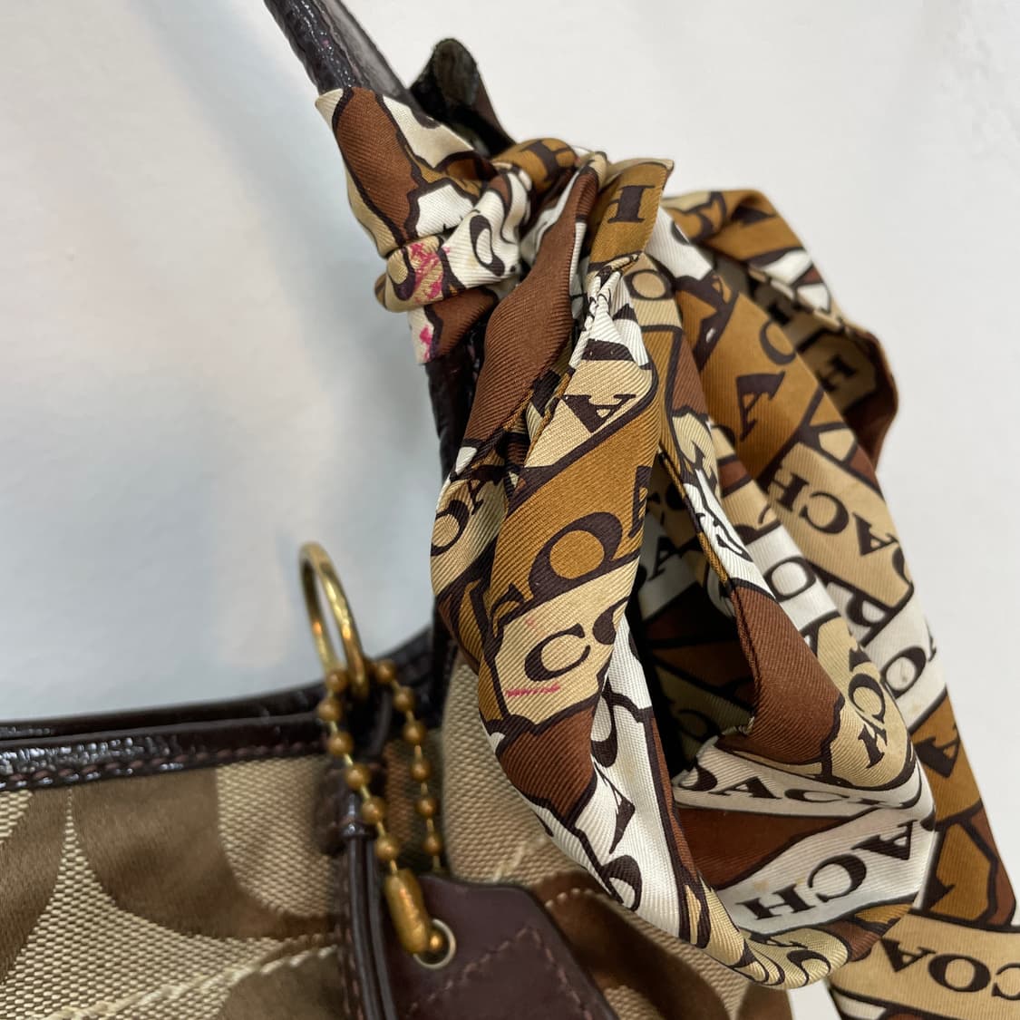 코치 시그니처 로고 y2k 호보 숄더백 상품이미지9