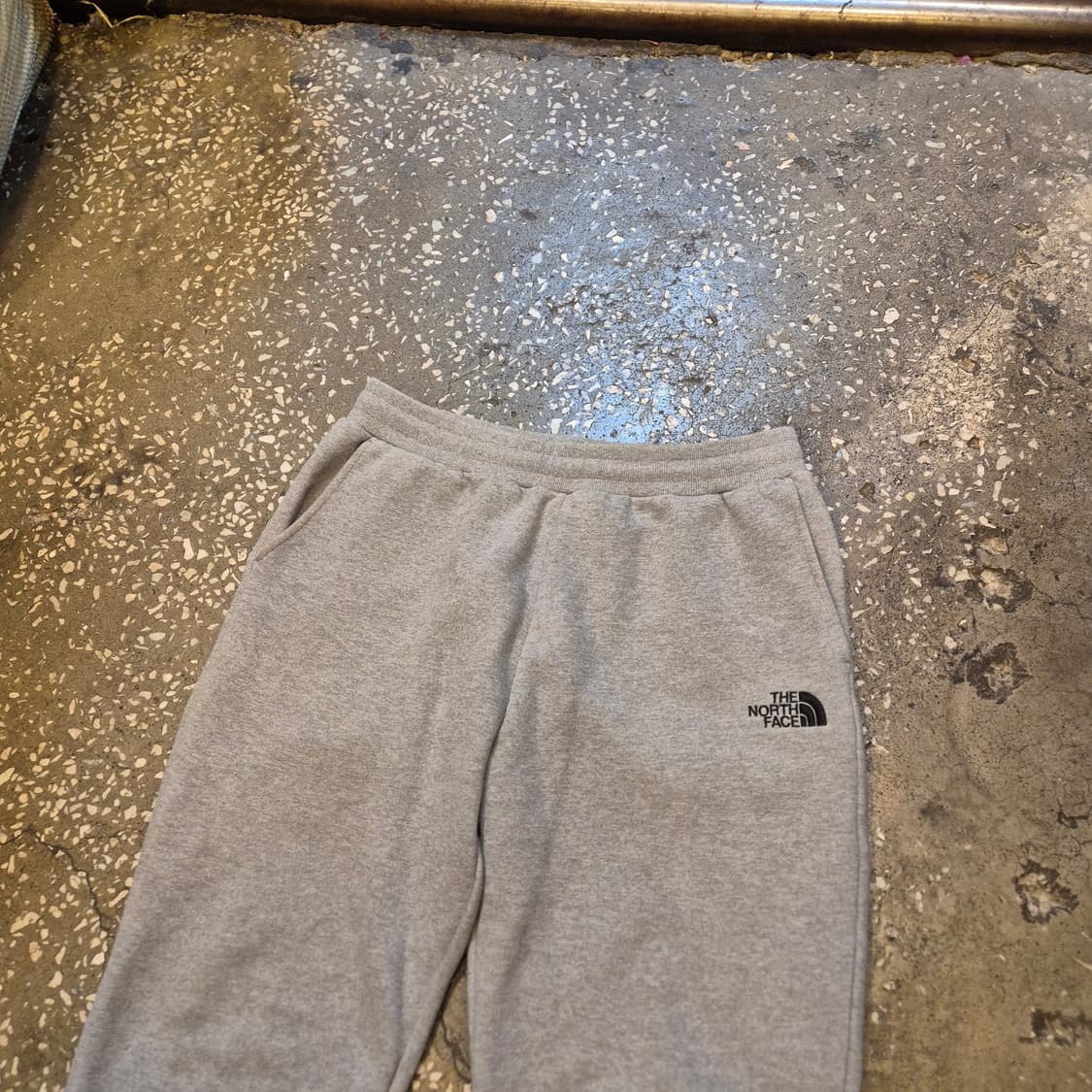 30~32인치 노스페이스 그레이 트레이닝팬츠  상품이미지7
