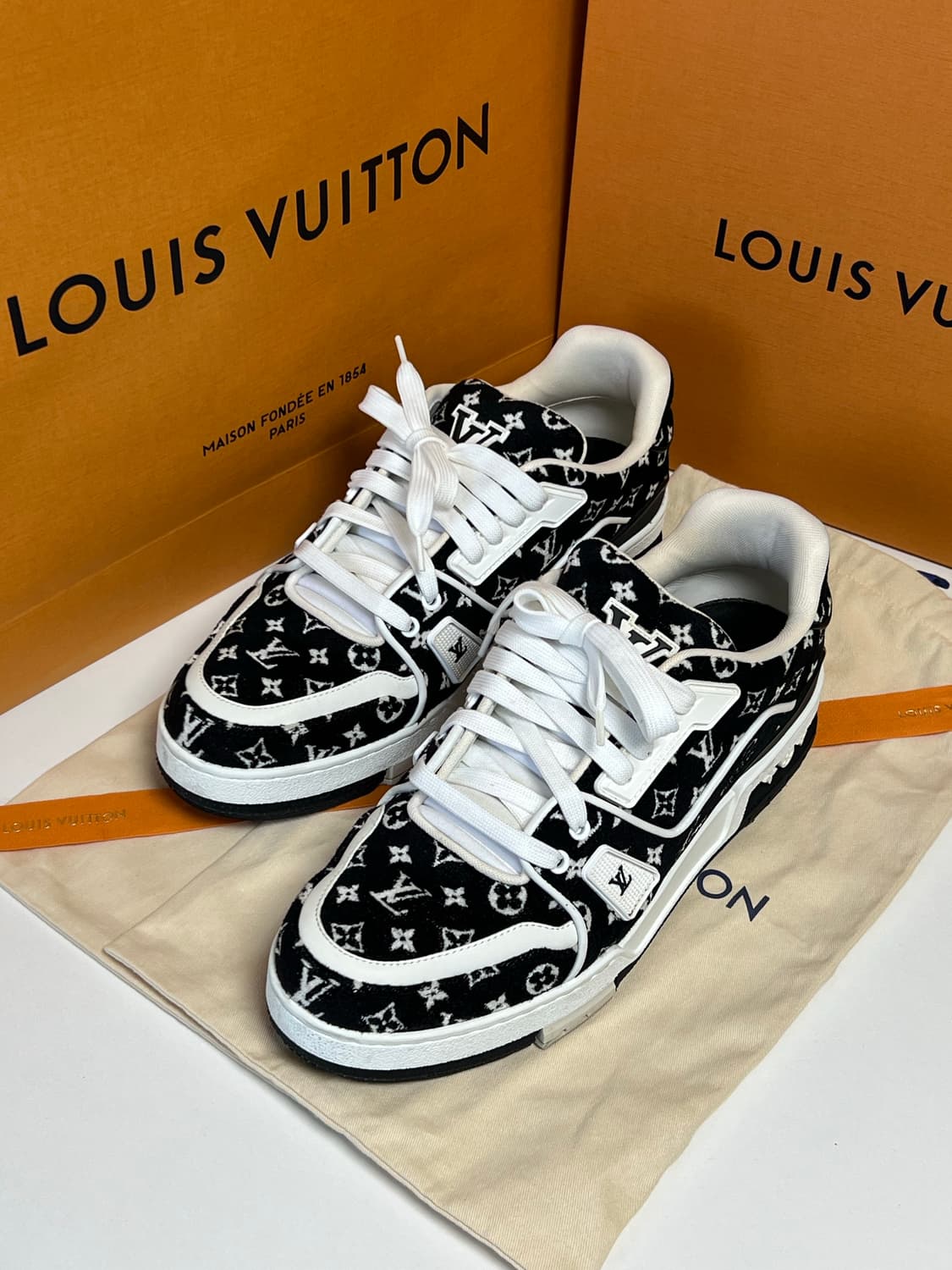 [정품] 270 전후 / 루이비통 벨벳 트레이너 스니커즈 8.5 size 상품이미지1