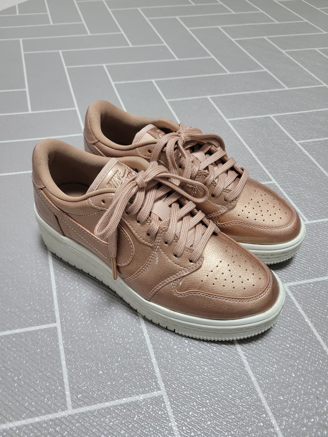 나이키 에어 조던 1 레트로 로우 리프트 팬텀 스니커즈 30 상품이미지1