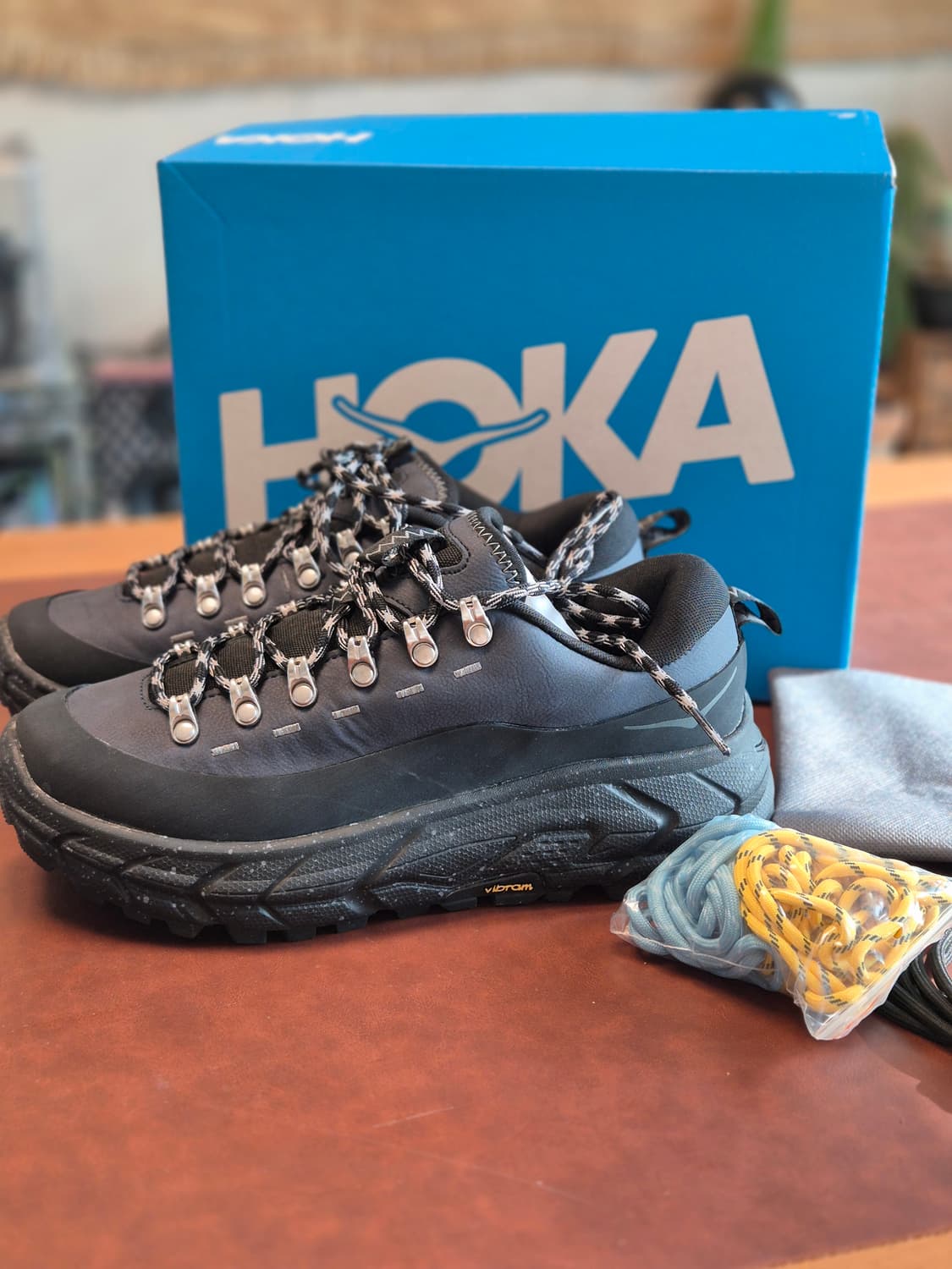 새상품  260 호카토르 서밋 블랙  상품이미지1