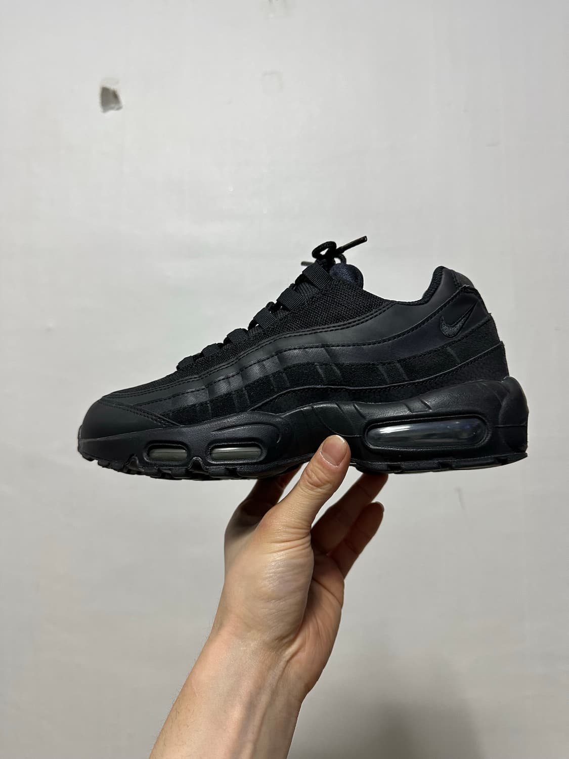 나이키 에어맥스95 에센셜 트리플 블랙 상품이미지2