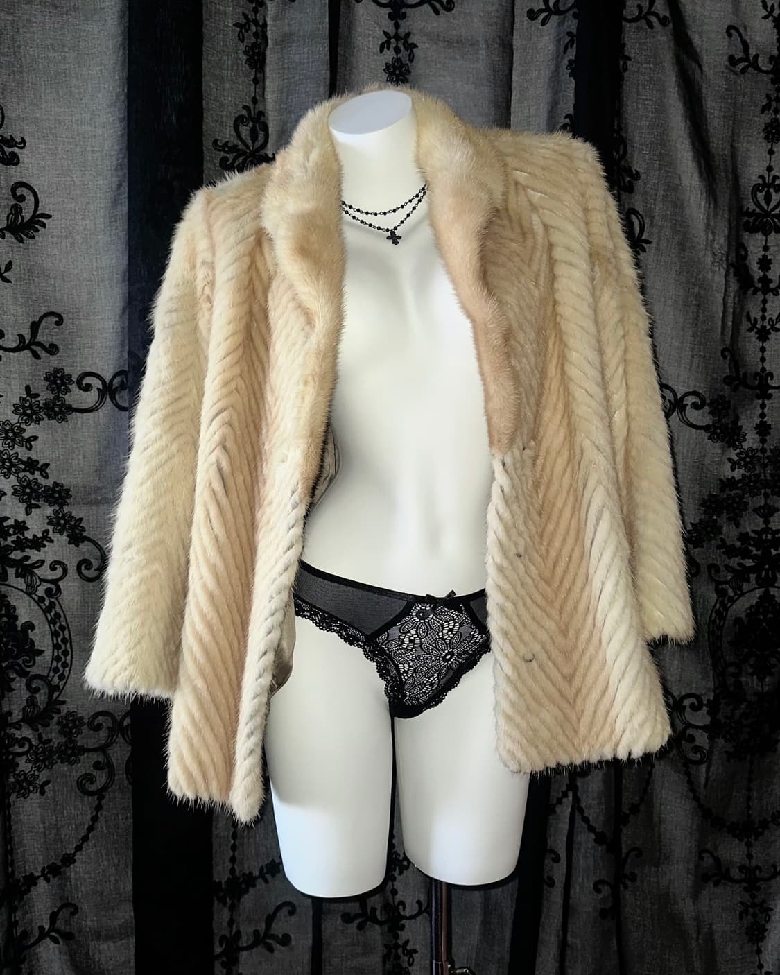 beige mink fur 상품이미지1