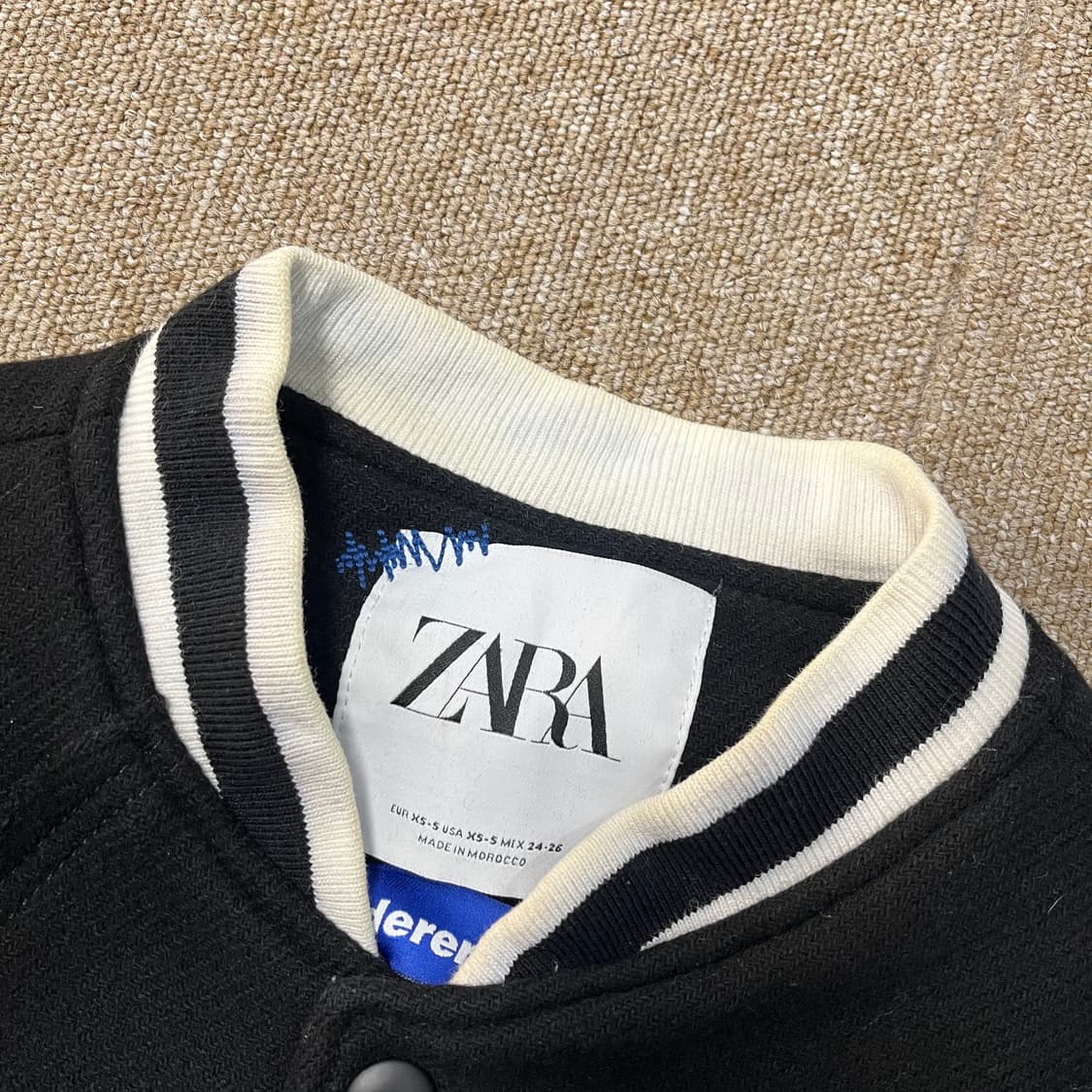 자라 x 아더에러 봄버 자켓 상품이미지4