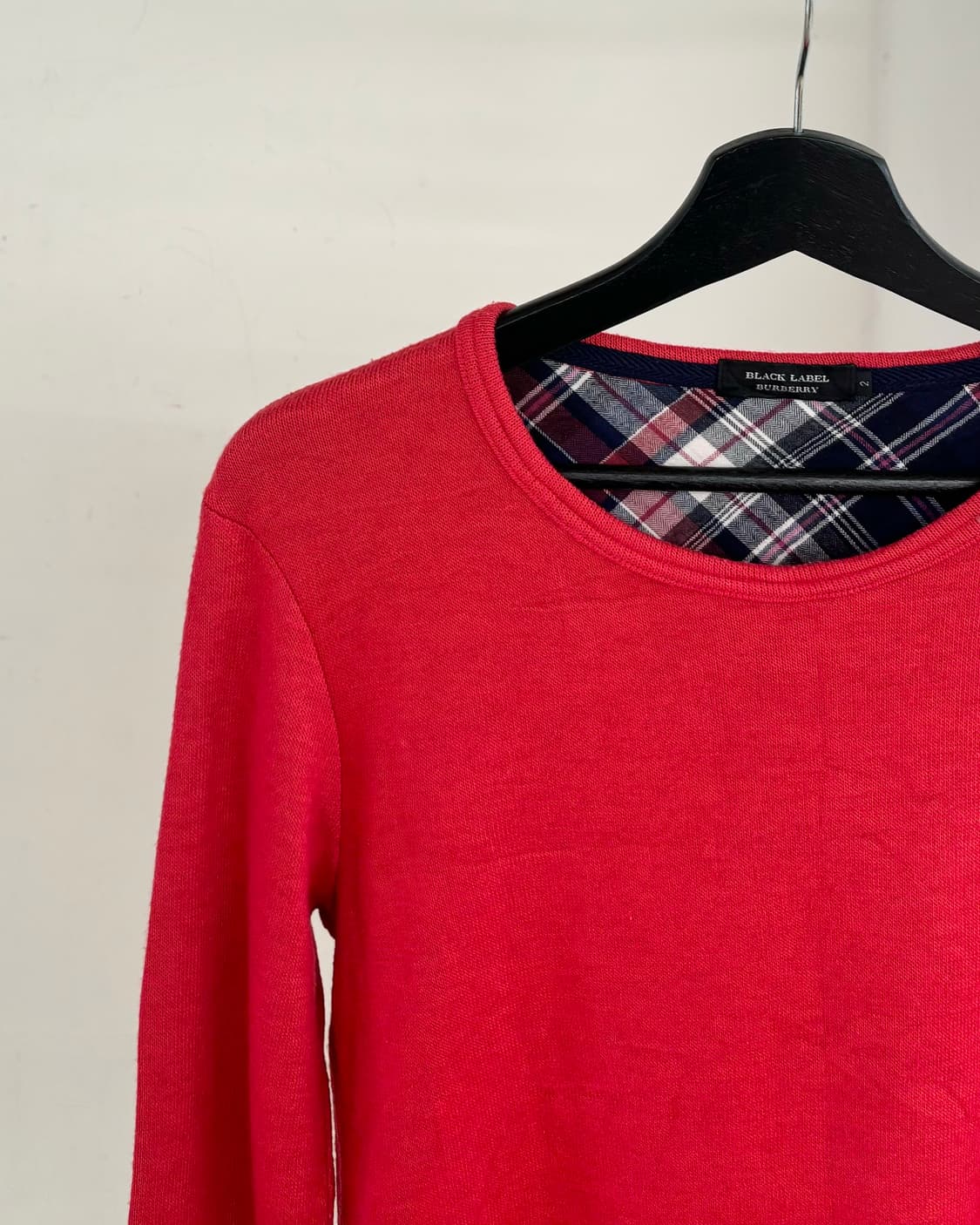 버버리 블랙라벨 레드 니트 티셔츠 상품이미지3