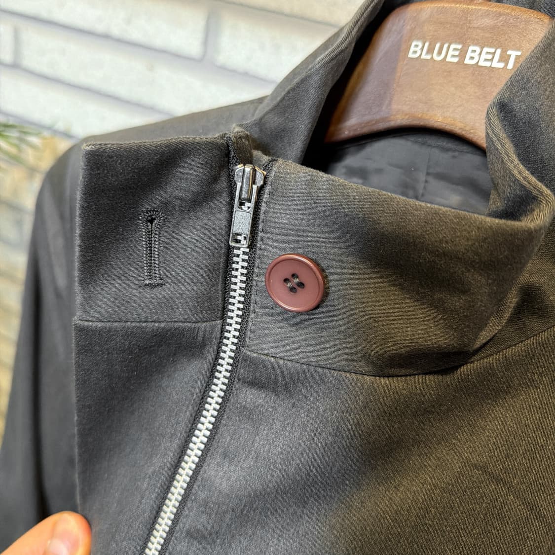 오조크 스탠카라 미니멀 자켓 커브드 절개 디테일 슬림핏 차콜 상품이미지7