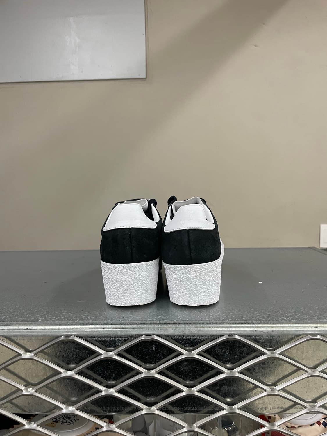 아디다스 가젤 업 스니커즈 225 상품이미지3