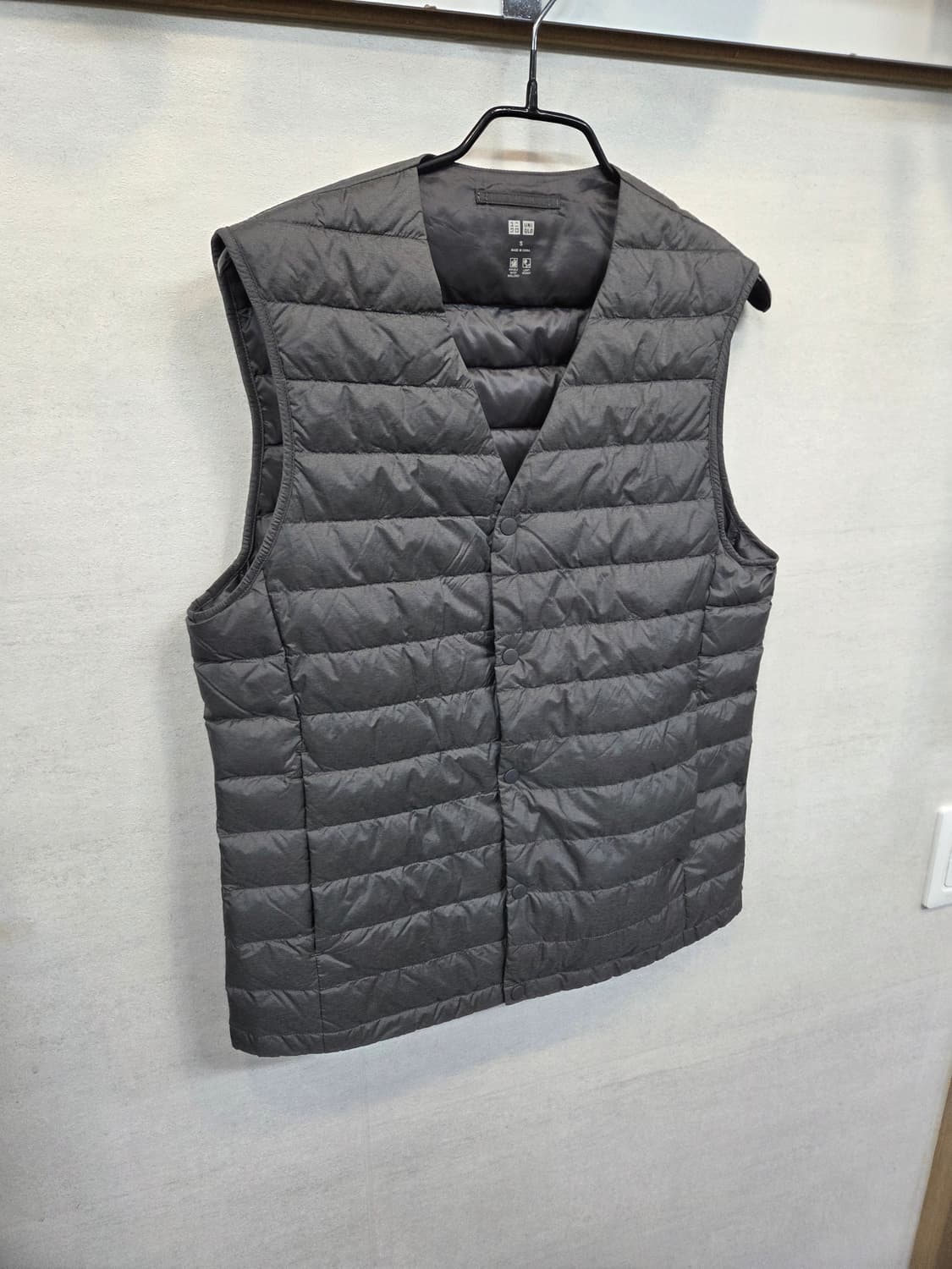 유니클로 경량패딩 조끼 s 상품이미지4