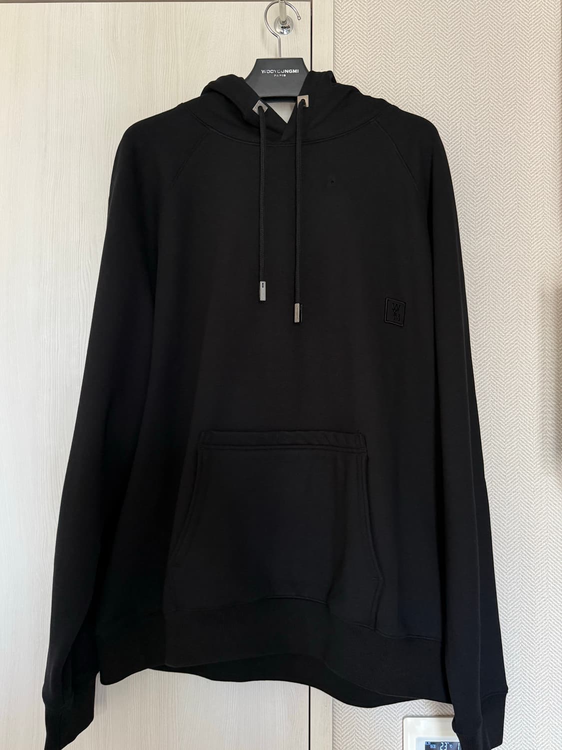 (52) 26ss 우영미 뉴백로고 후드티 블랙 상품이미지2