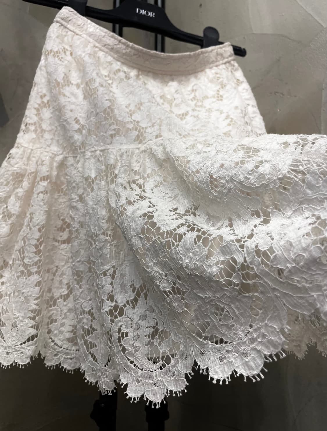 생로랑 레이스 플리츠 미디 스커트 상품이미지4