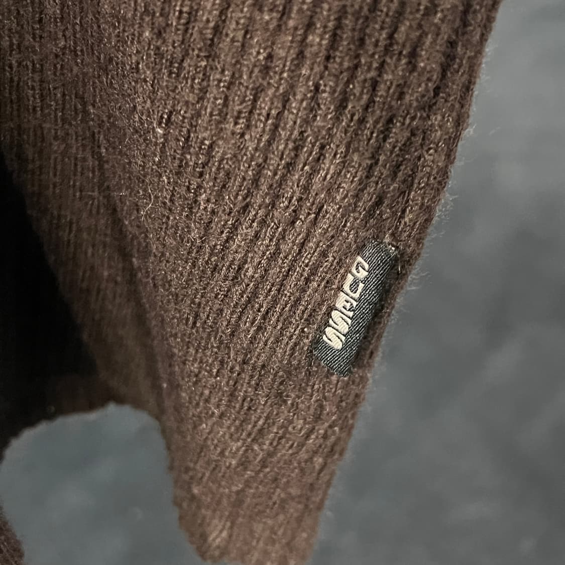 [S] GEUSS 게스USA 브이넥 골지니트 상품이미지4