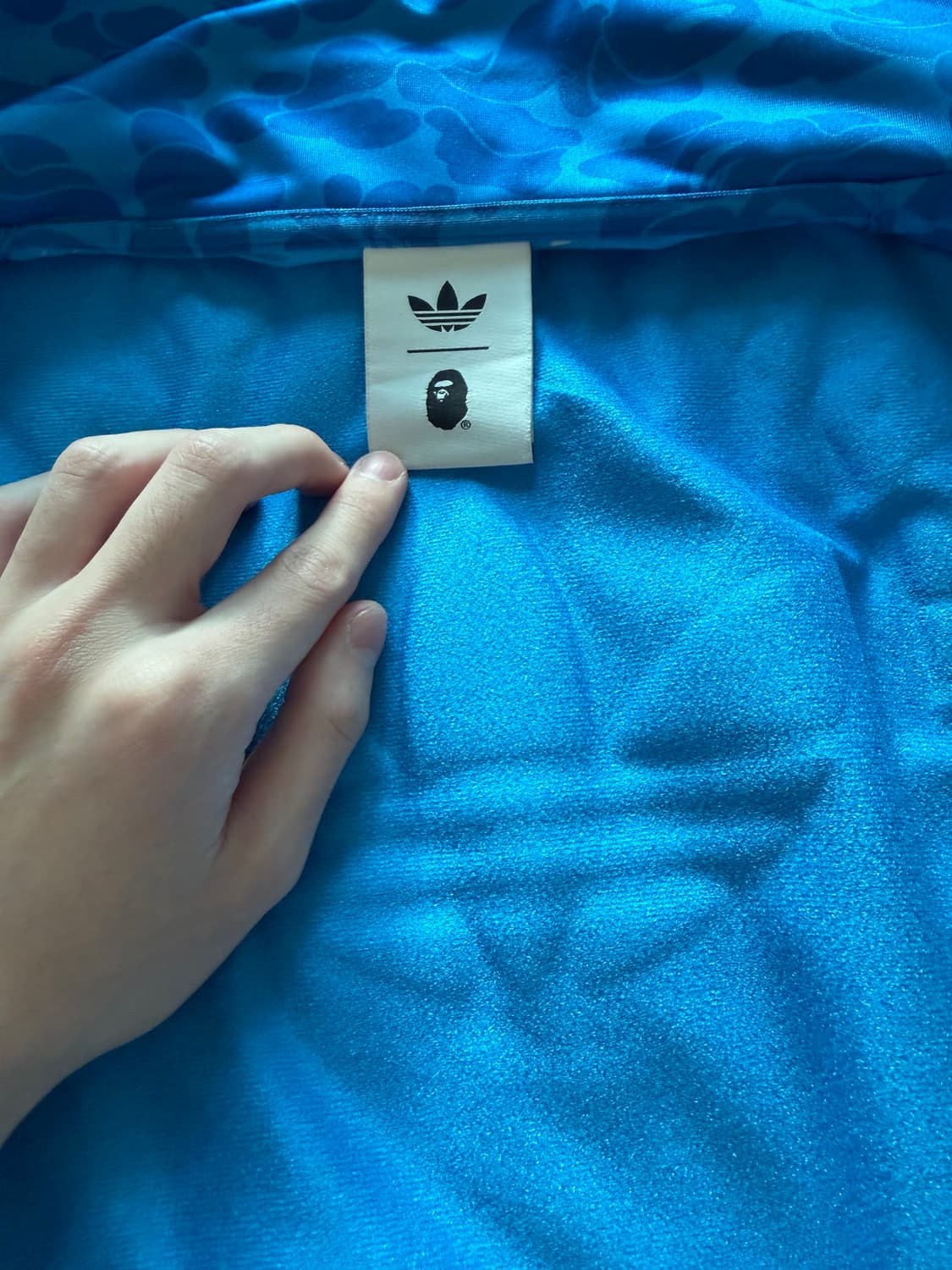 베이프 아디다스 올오버 프린트 트랙탑 져지 xs사이즈 상품이미지3