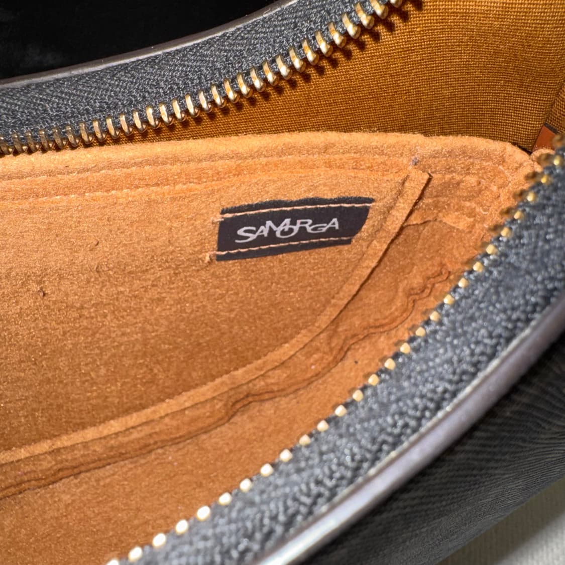 셀린느 트리옹프 캔버스 아바백 상품이미지5