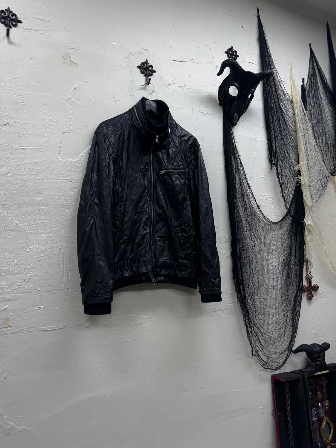 Shaggy fake leather bomber jacket 상품이미지1