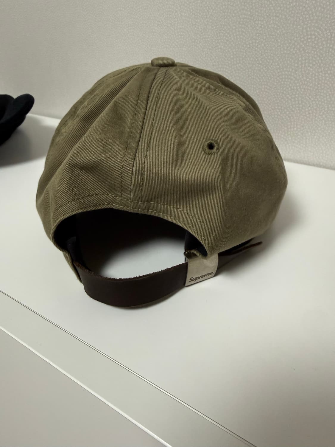 슈프림 클래식로고 6패널 캡 카키색상 상품이미지2