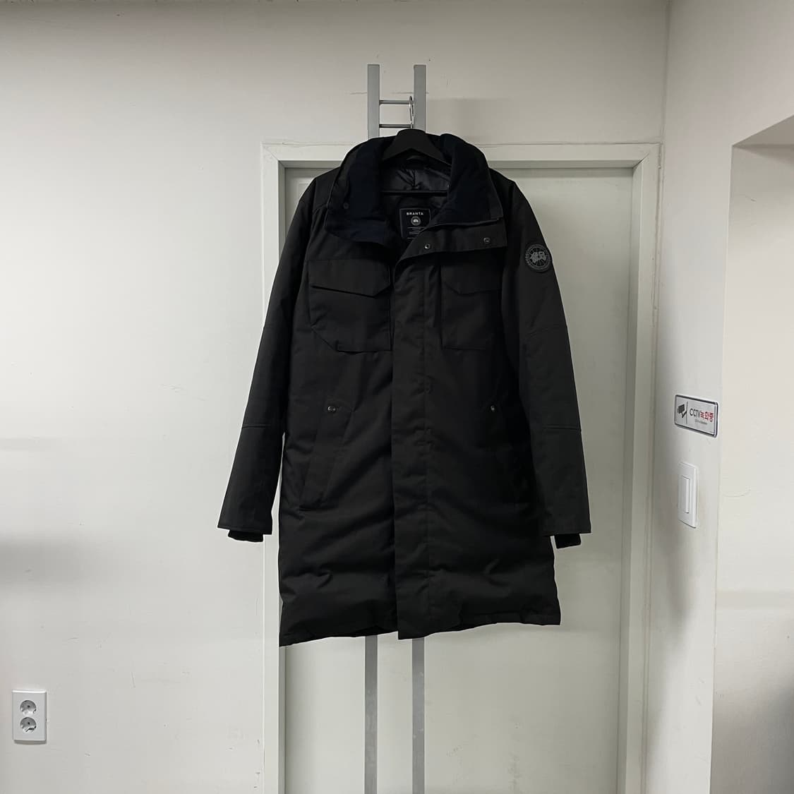 캐나다구스 브란타 블랙라벨 패딩 L 상품이미지1