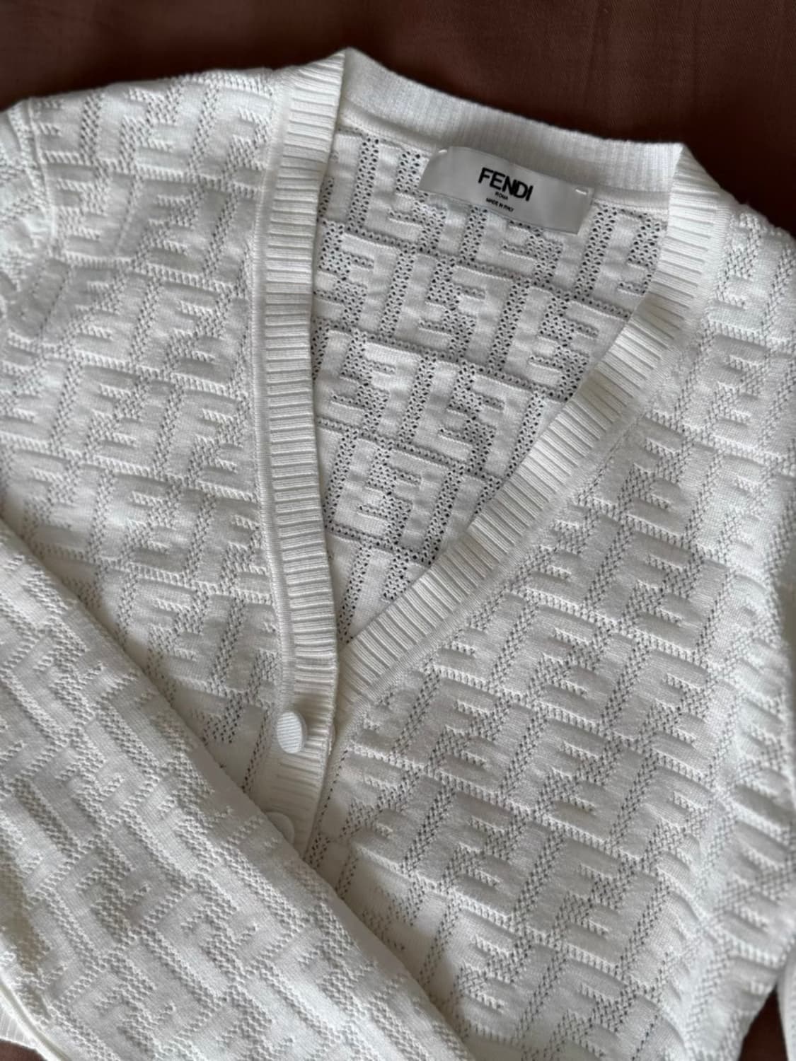 (~2/5, 유튜버 hazi 착용) 펜디 로고 가디건 36 상품이미지3