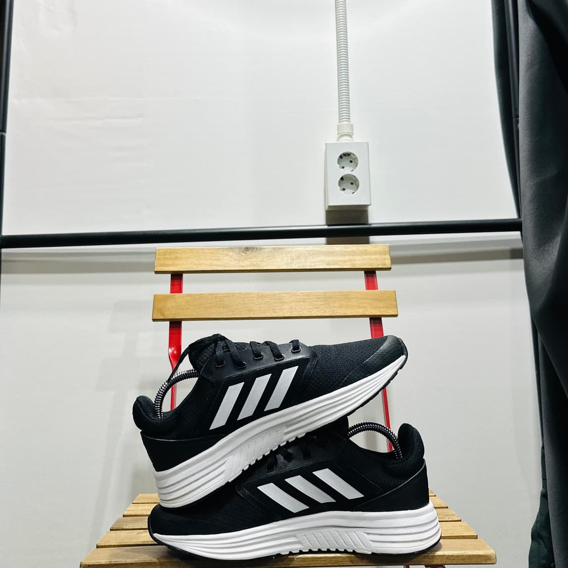 260) 아디다스 운동화 남성 남자 신발 갤럭사5 블랙 화이트 상품이미지7